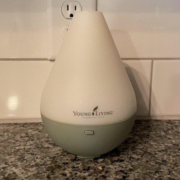 Young Living Diffuser - Picture 1 of 5